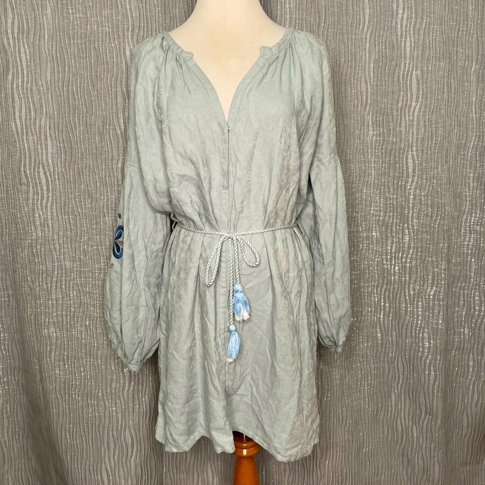 Anthro Hummingbird balloon sleeve dress